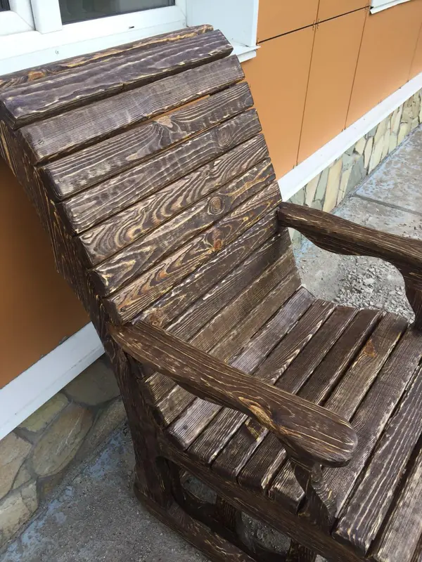 Кресло-качалка на маятниковом механизме