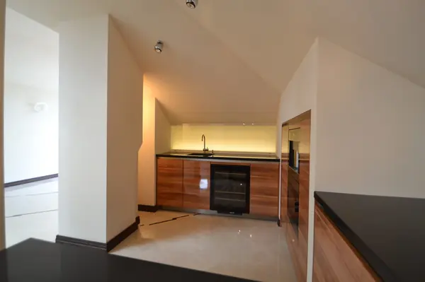 Загородный дом - 120 кв.м. мансарда, расположение кухни и душевой. Реализация.