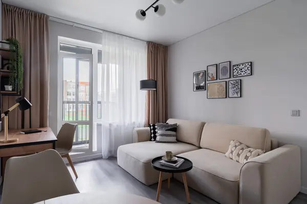 Парадный ансамбль, 2евро, 32м2