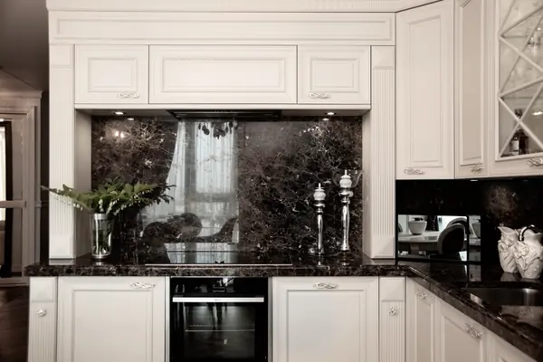 Unica. Черное и Белое.