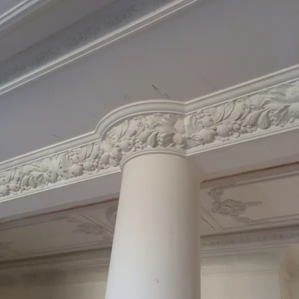 Монтаж гипсовой лепнины