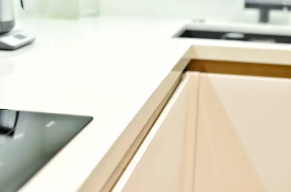 Современная кухня в стиле модерн