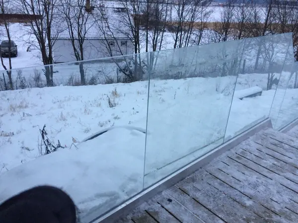 Безрамное остекление террасы + ограждения на безстоечном профиле