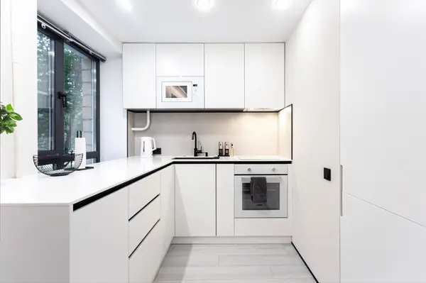 евродвушка в аренду в пятиэтажке рядом с Сити