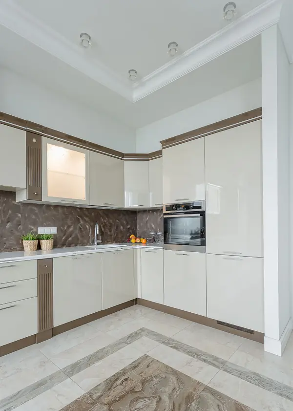 Мосфильмовская 8