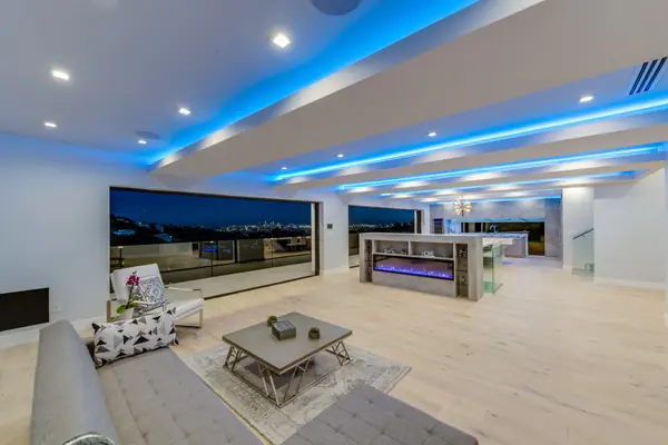 Современный дом в Вэст Голливуд, Лос-Анжелес, Калифорния