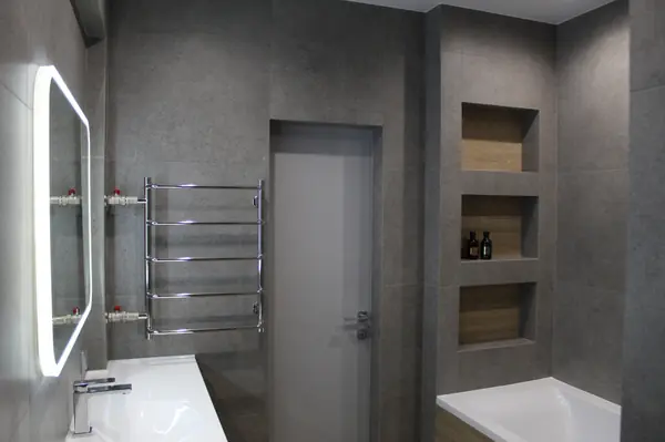 Четырехкомнатная в центре под ключ по дизайн-проекту