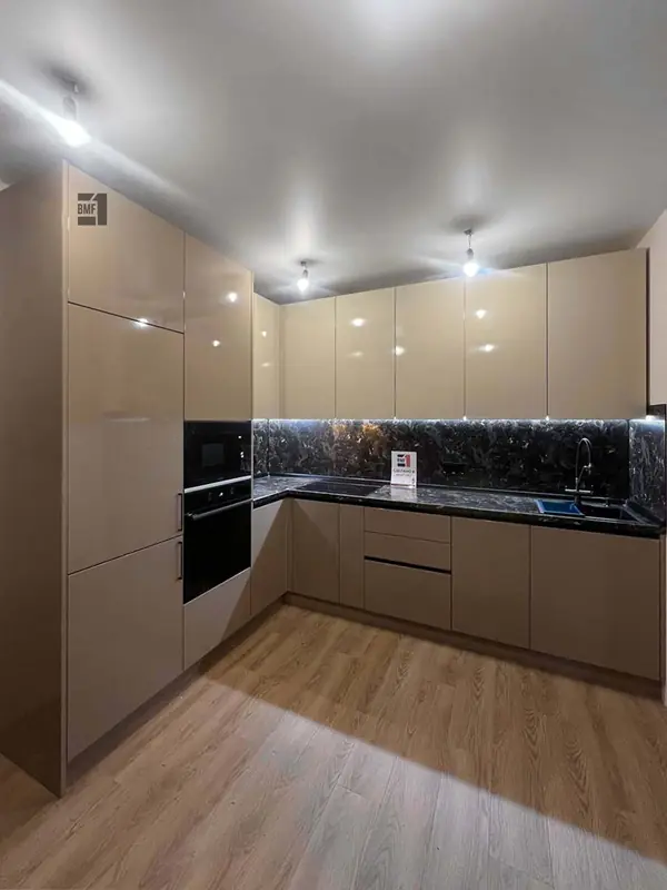 Кухня в два яруса