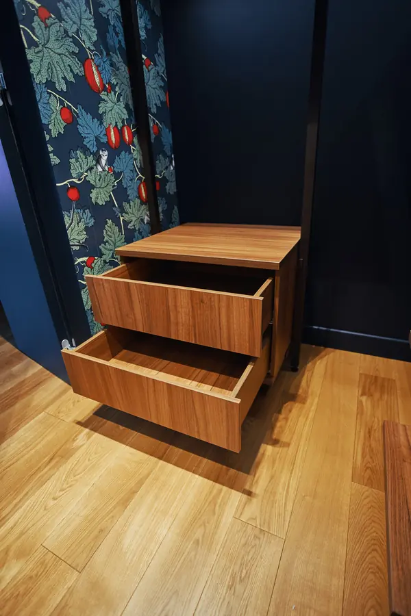 raumplus в интерьере квартиры на Минской, гардеробная UNO спальня