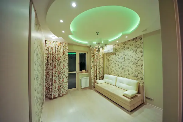 Скай Форт. Необычный интерьер квартиры площадью около 100 м2