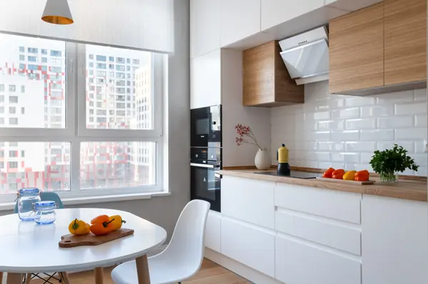 Два мира, две эпохи