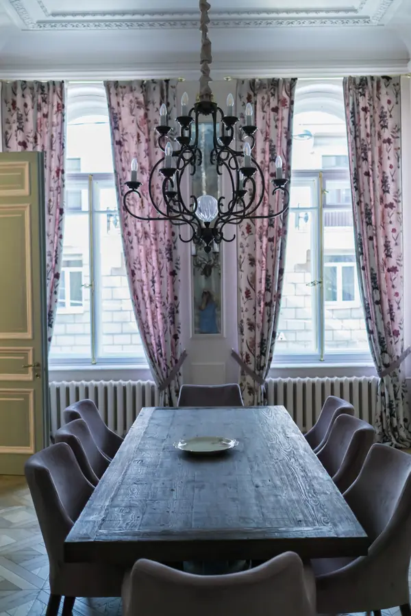 CHATEAU DE LA PETROGRADKA