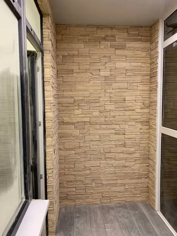 Отделка балкона декоративным камнем