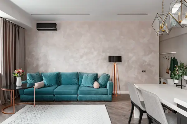 Стильная кухня в черном цвете