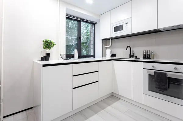 евродвушка в аренду в пятиэтажке рядом с Сити