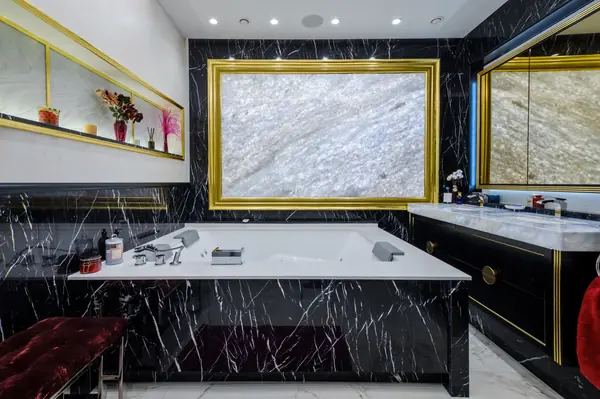 ЖК Смольный парк. Столешница, панно в ванной