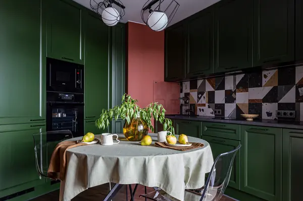 Яркая квартира Насти Заркуа