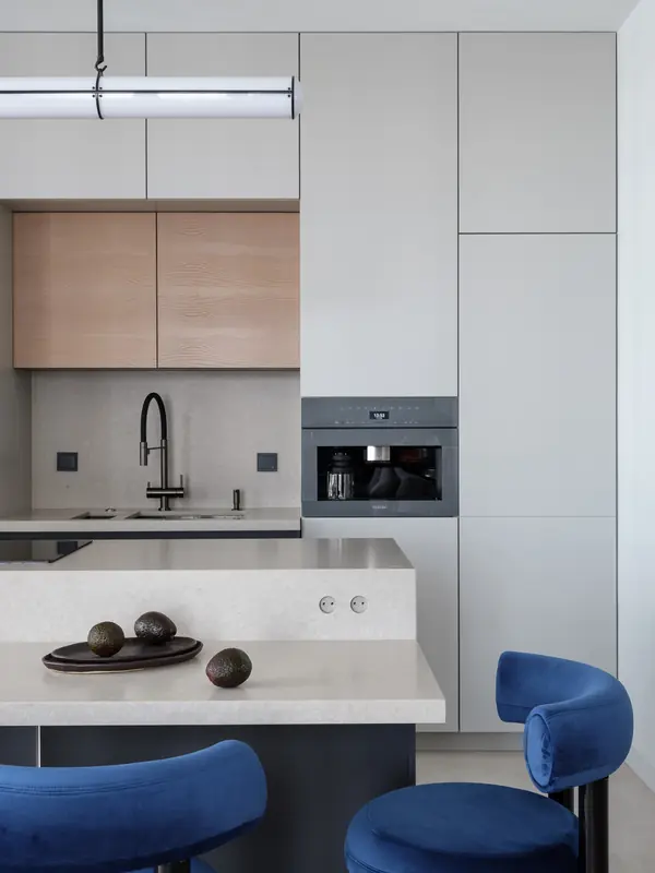 Апартаменты для молодой девушки в 100 м²