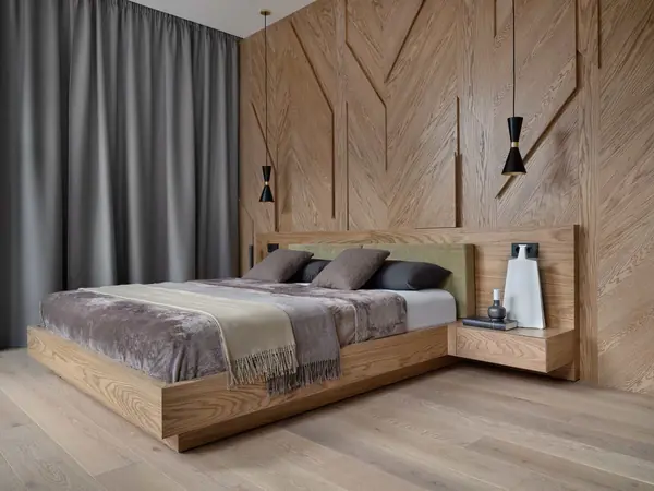 Монохром с деревянными акцентами в двухкомнатной квартире 60 м2