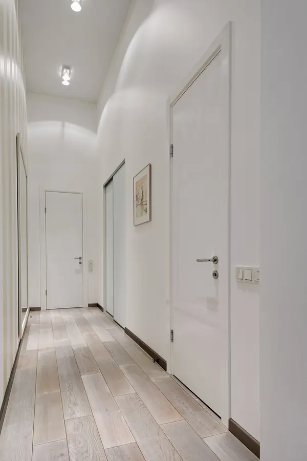 Белоснежная квартира в центре Санкт-Петербурга