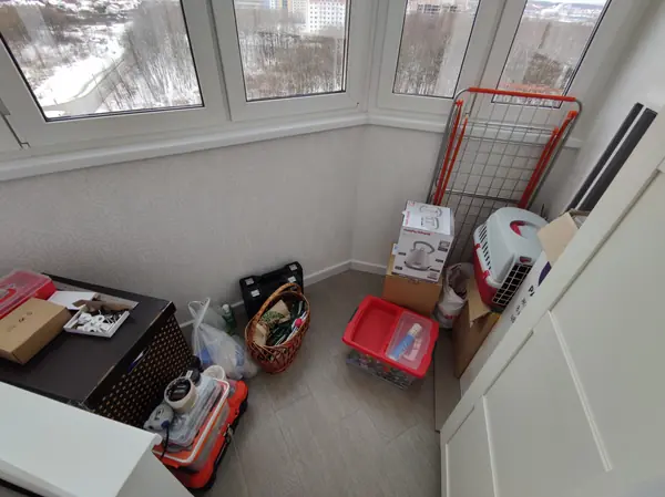 Маленький угловой балкон