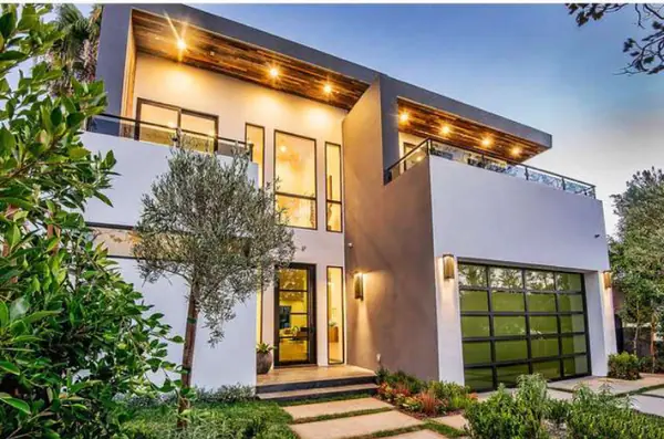 Западный Голливуд - Лос Анджелес. Дом в современном стиле.