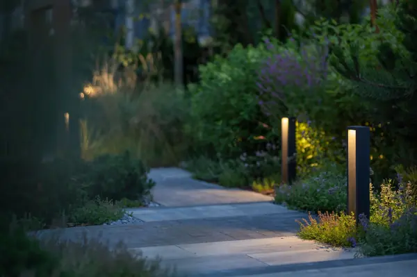 Освещение участка в таунхаусе Park Fonte