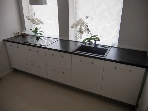 Кухня в светлых тонах