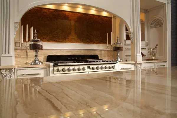 Британика luxury