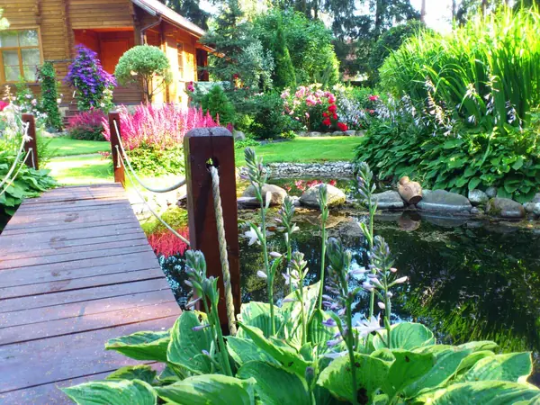 Ландшафт в природном стиле