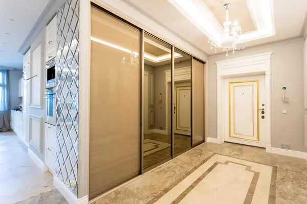 Шкаф raumplus в прихожую