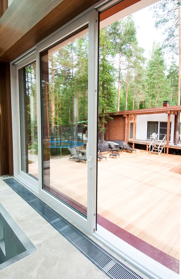 Остекление коттеджа в Ленинградской области