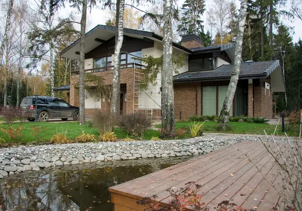 Дом Полянка