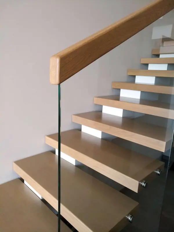 Ограждение со стеклом самонесущим