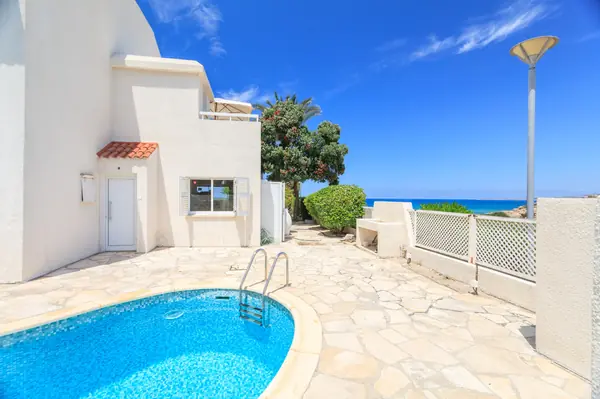 Вилла на берегу моря Кипр, Пафос