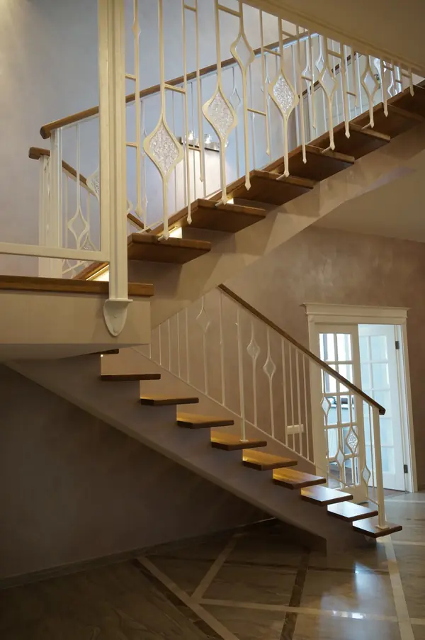 металл в интерьере ограждение