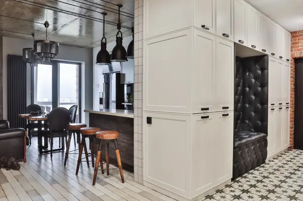 Квартира с зеленой стеной (реализация)