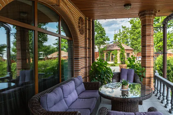 Загородный дом (усадьба) из кирпича