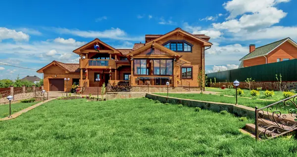 Дом из клееного бруса по индивидуальному проекту