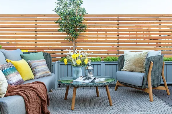 На набережной