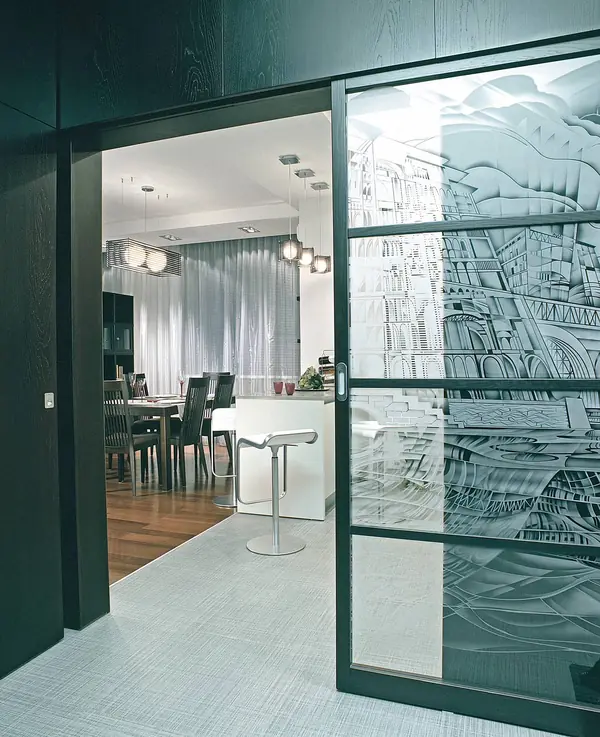 Роман с интригой