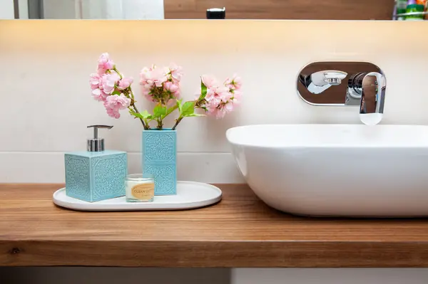 Столешница в ванную из карагача