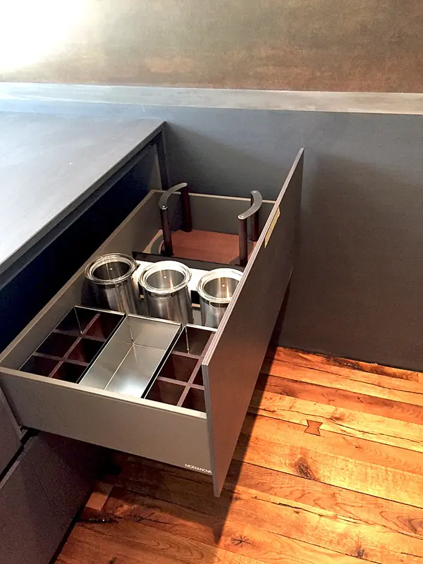 Итальянская кухня из камня и стекла