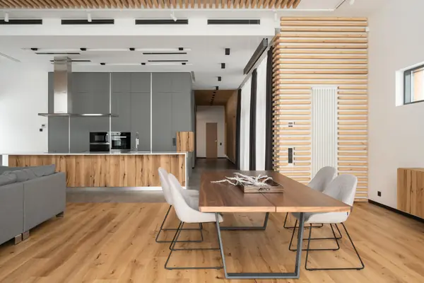 Дом на склоне