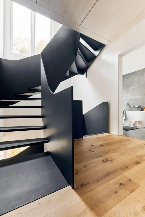 Черная лестница