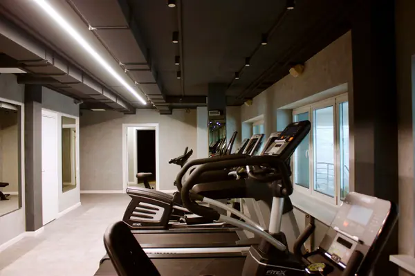 Фитнес-клуб