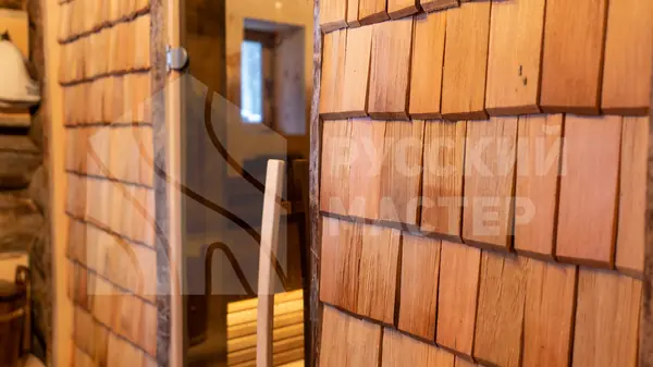 Баня из полярной сосны Кело с террасой и купелью с подогревом