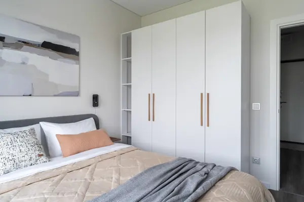 Парадный ансамбль, 2евро, 32м2