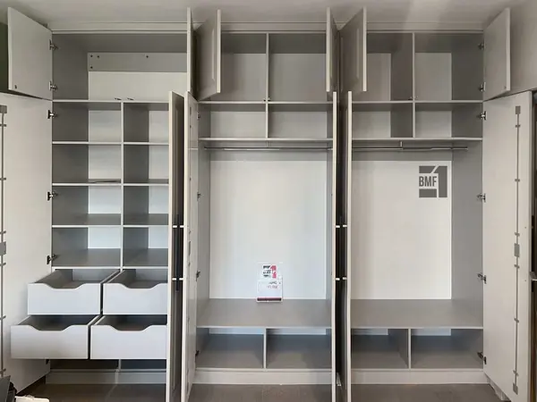 Шкаф распашной