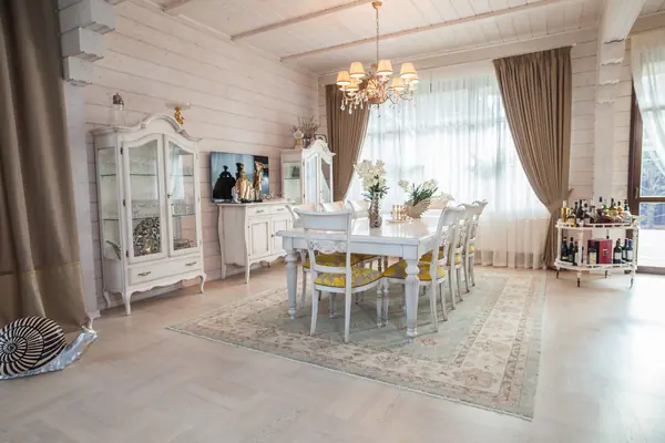 Интерьер деревянного дома